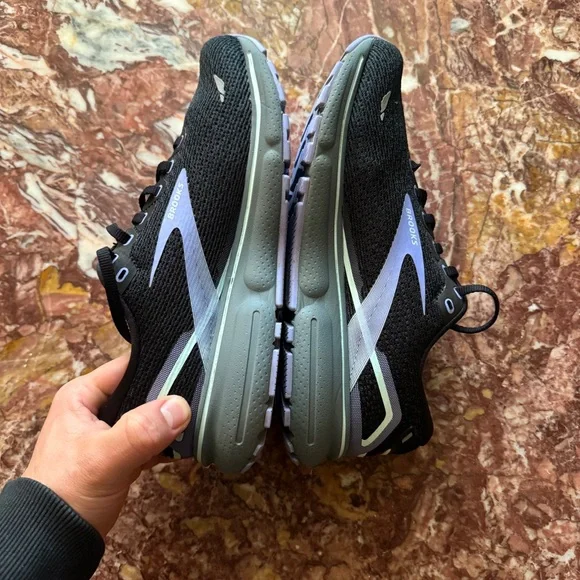 Womens Black Brooks Running Athletic Shoes - Picture 6 of 8